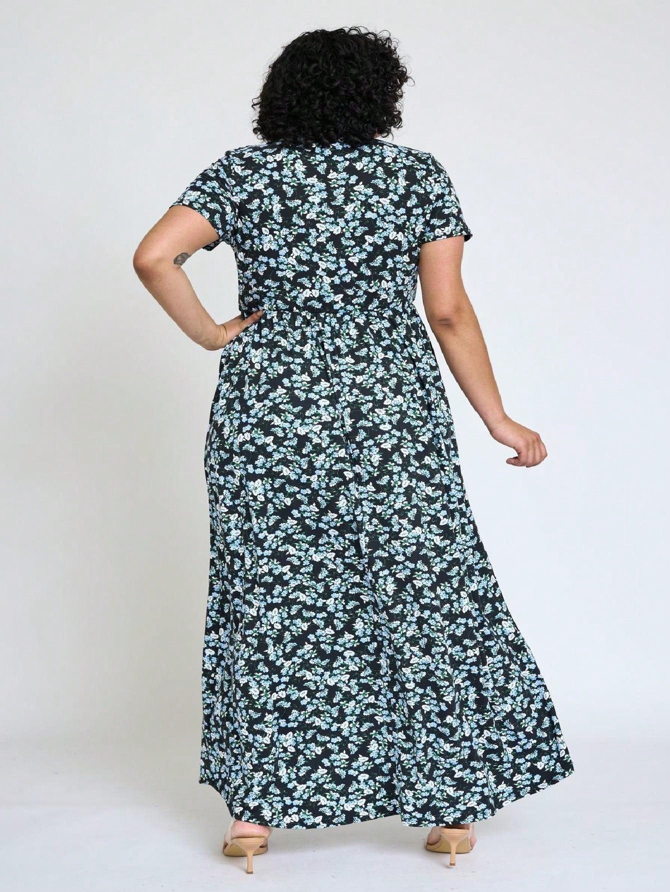 Elegant Floral Maxi Dress With Plunging Neckline Short Sleeve Surplice Sash Versatile Summer Dress For Women