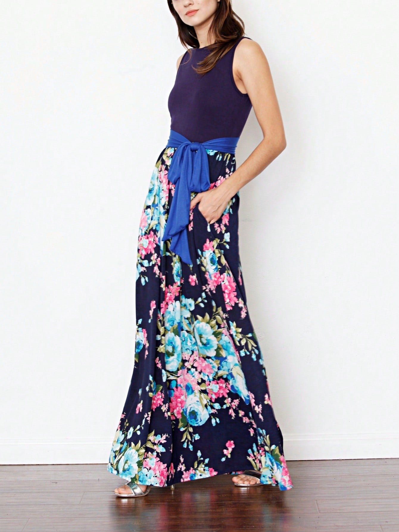 Elegant Floral Maxi Dress With Plunging Neckline Short Sleeve Surplice Sash Versatile Summer Dress For Women