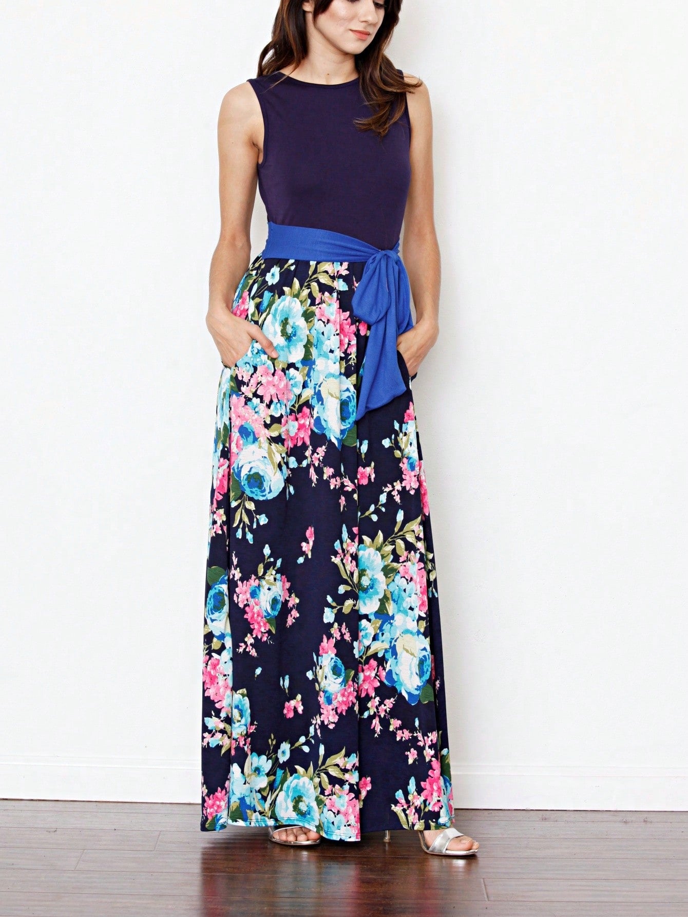 Elegant Floral Maxi Dress With Plunging Neckline Short Sleeve Surplice Sash Versatile Summer Dress For Women
