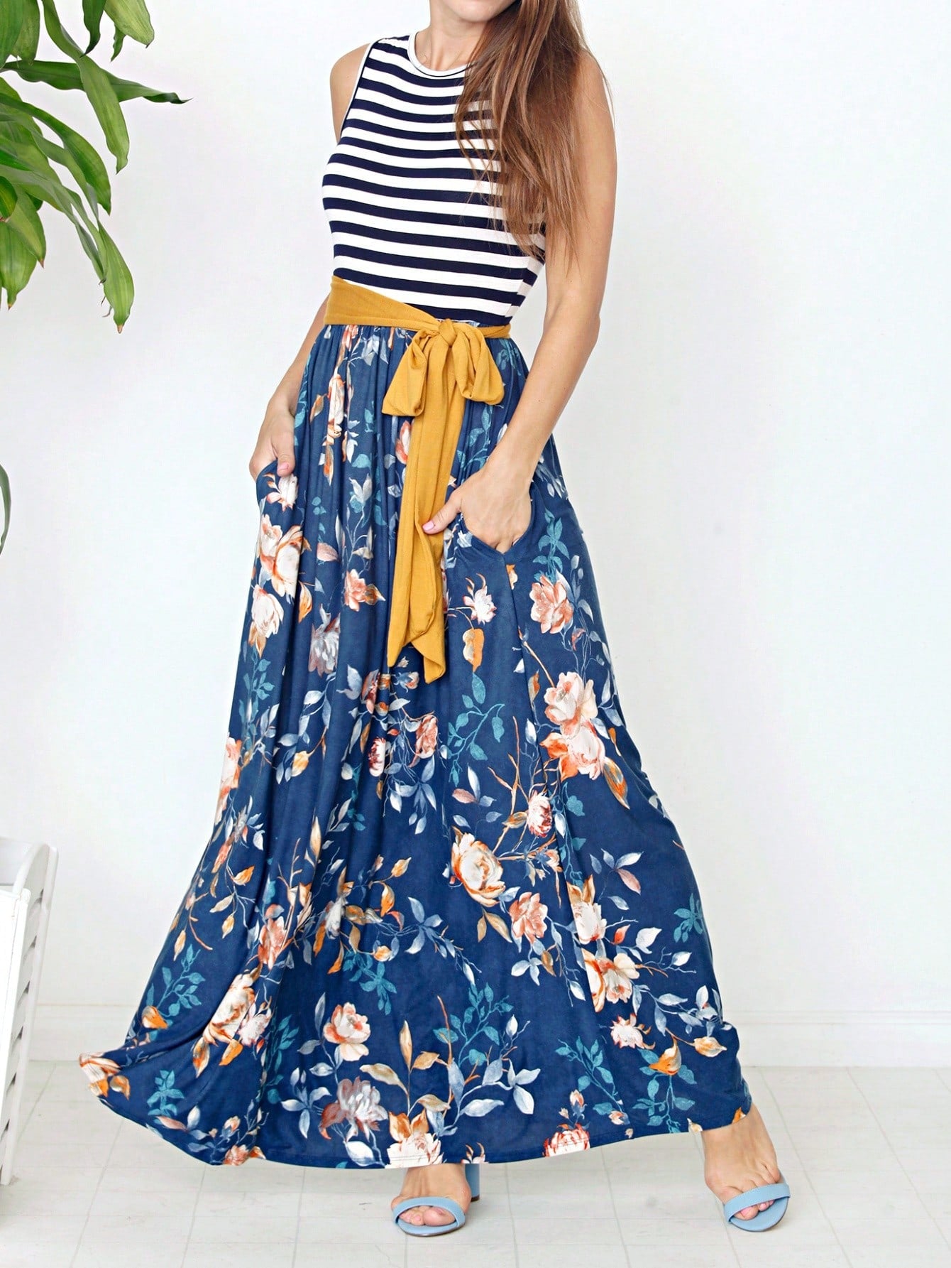 Elegant Floral Maxi Dress With Plunging Neckline Short Sleeve Surplice Sash Versatile Summer Dress For Women