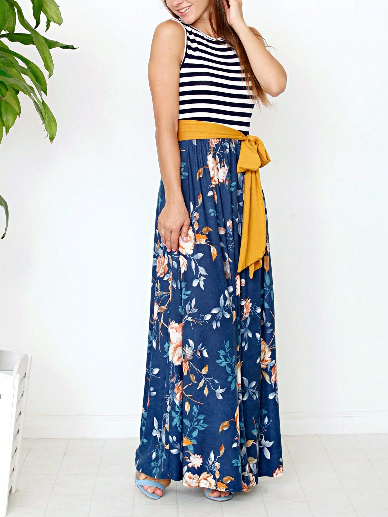 Elegant Floral Maxi Dress With Plunging Neckline Short Sleeve Surplice Sash Versatile Summer Dress For Women