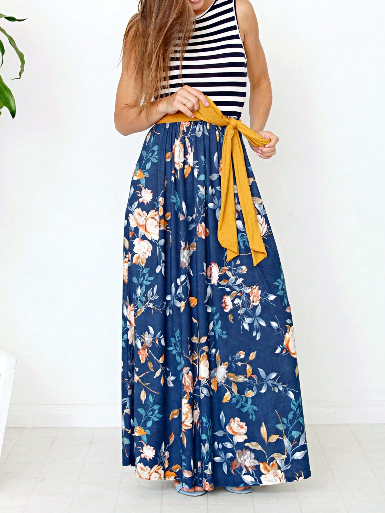Elegant Floral Maxi Dress With Plunging Neckline Short Sleeve Surplice Sash Versatile Summer Dress For Women