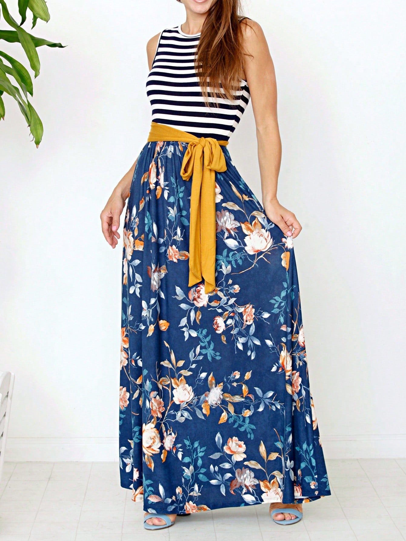 Elegant Floral Maxi Dress With Plunging Neckline Short Sleeve Surplice Sash Versatile Summer Dress For Women