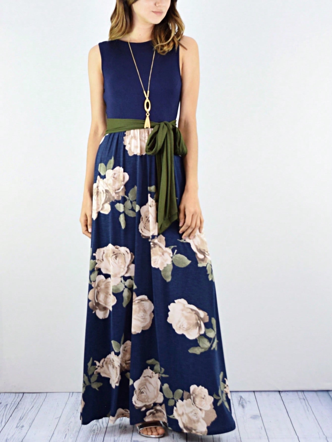 Elegant Floral Maxi Dress With Plunging Neckline Short Sleeve Surplice Sash Versatile Summer Dress For Women