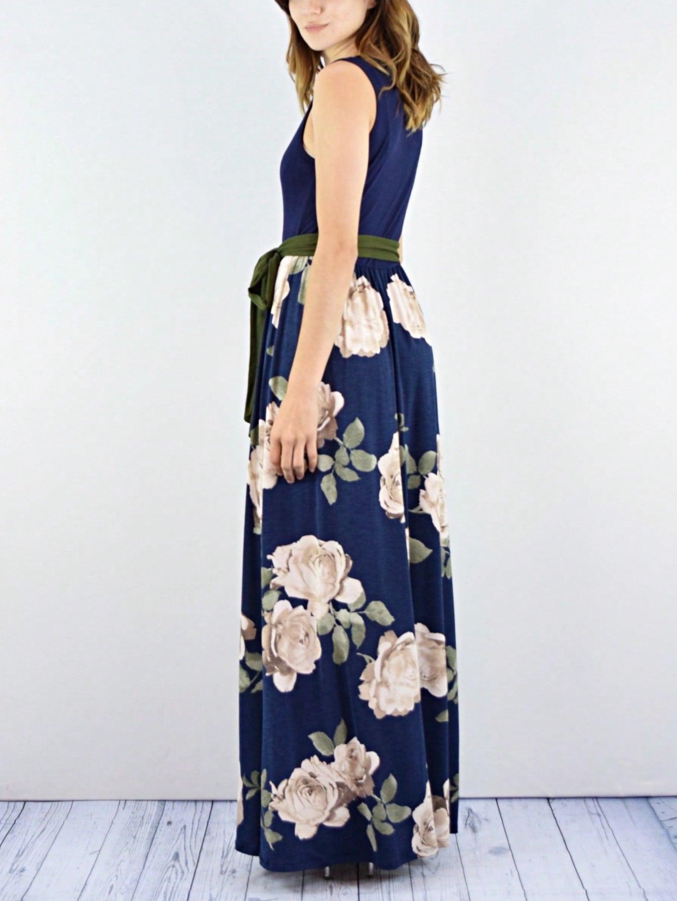Elegant Floral Maxi Dress With Plunging Neckline Short Sleeve Surplice Sash Versatile Summer Dress For Women
